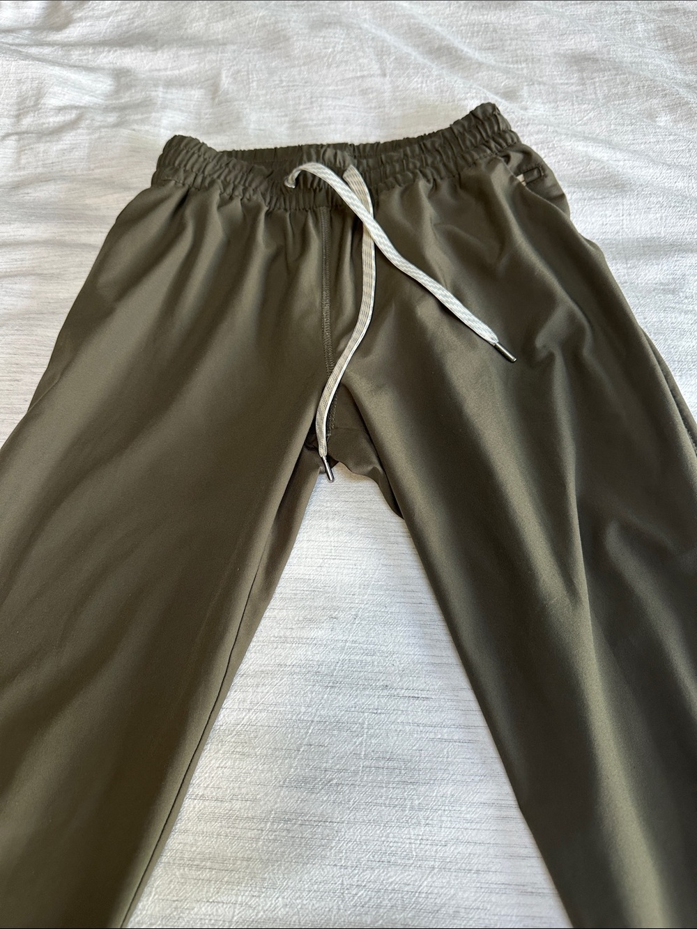Vuori Joggers - Picture 2 of 6